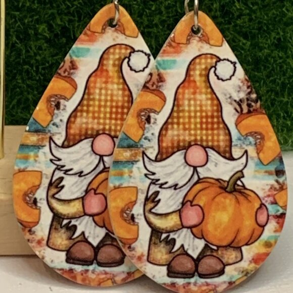 Pumpkin Earring, Gnome Dwarf Elf Earring, Thanksgiving Earring, Halloween, Gift - Picture 1 of 6